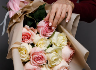 Как оформить букет роз? Как оформить букет роз?