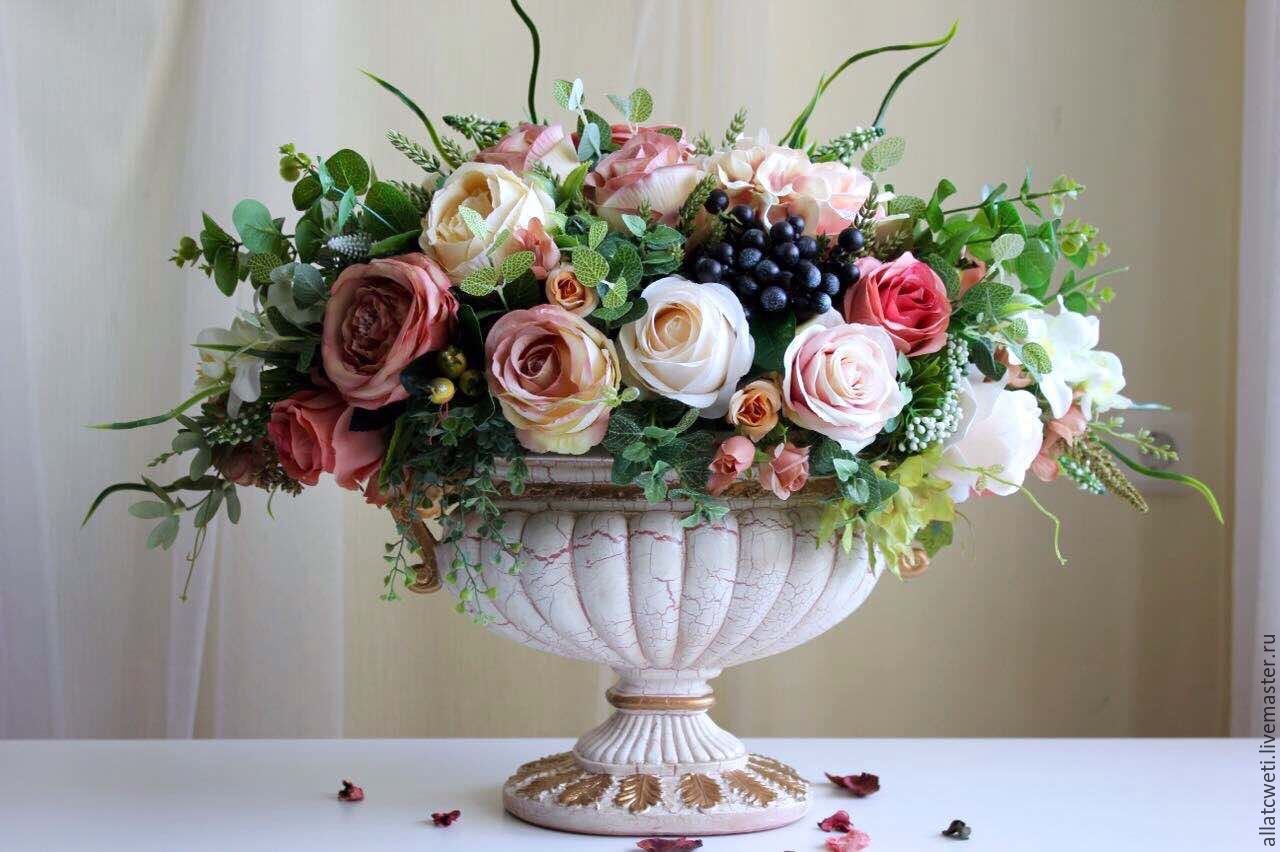 Как выбрать идеальную вазу для каждой цветочной композиции