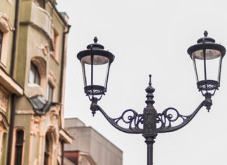 Стоит ли покупать чугунные фонари: особенности, преимущества, характеристики и особенности выбора изделий Стоит ли покупать чугунные фонари: особенности, преимущества, характеристики и особенности выбора изделий