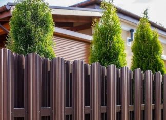 Как выбрать забор для дачи: виды и материалы, особенности выбора