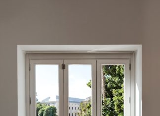 Выбор деревянных окон для загородного дома