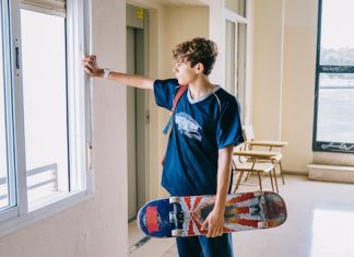 Как правильно установить окна с внешней отделкой