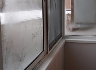 Почему промерзает стена на балконе? Почему промерзает стена на балконе?