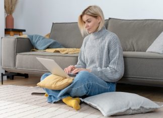 Эффективная сухая химчистка мягкой мебели на дому