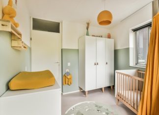 Как выбрать шкаф купе в детскую комнату