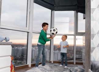 Установка окон на балконе — советы и рекомендации