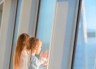 Способы безопасной защиты окон от детей