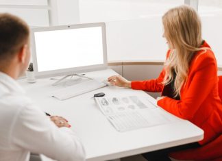 Как правильно выбрать размер компьютерного стола