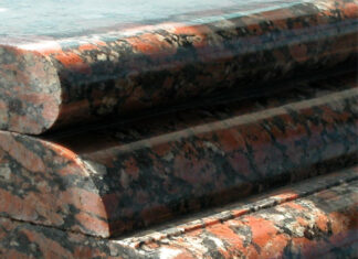 Подоконники из гранита на заказ в Москве и городах России по выгодной цене за метр Подоконники из гранита на заказ в Москве и городах России по выгодной цене за метр