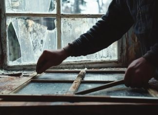 Замена стекла в деревянном окне простыми шагами