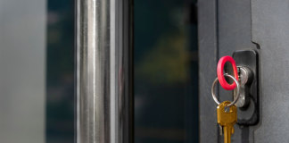 Легальное вскрытие замков дверей: когда требуется помощь специалистов