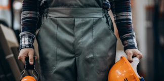 Спецодежда для работы: зачем она нужна и как правильно выбрать
