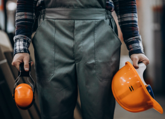 Спецодежда для работы: зачем она нужна и как правильно выбрать