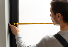 Регулировка пластиковых дверей: причины, способы и советы по обслуживанию