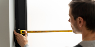 Регулировка пластиковых дверей: причины, способы и советы по обслуживанию