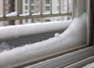 Эффективные методы утепления окон пеной для комфортного проживания