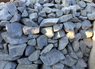 Зачем нужен и как применять бутовый камень: особенности и преимущества